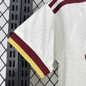 Camiseta España 2026 Local Mujer - detalle colores y diseño