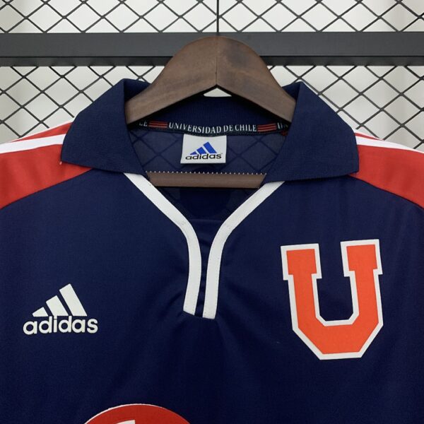 Camiseta Universidad de Chile 2001/2002 Retro Local - detalle superior derecho