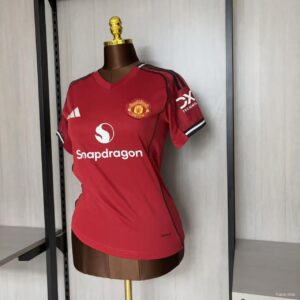 Camiseta Manchester United 2024/25 Local Mujer - detalle