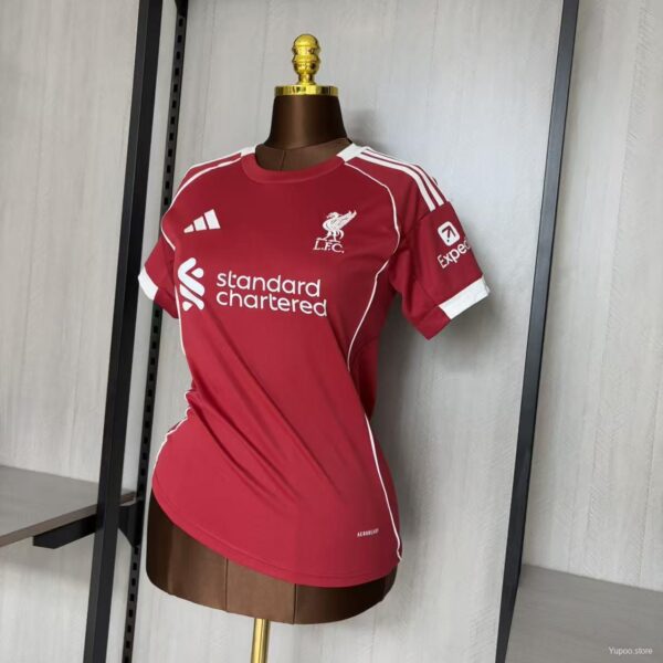 Camiseta Liverpool 2024/25 Local Mujer - detalle cuello y hombro