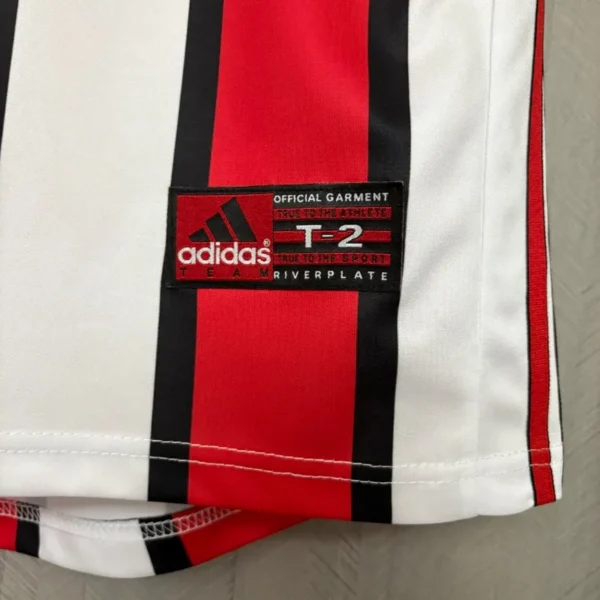 Camiseta River Plate 1999 Retro Local - detalle de tela