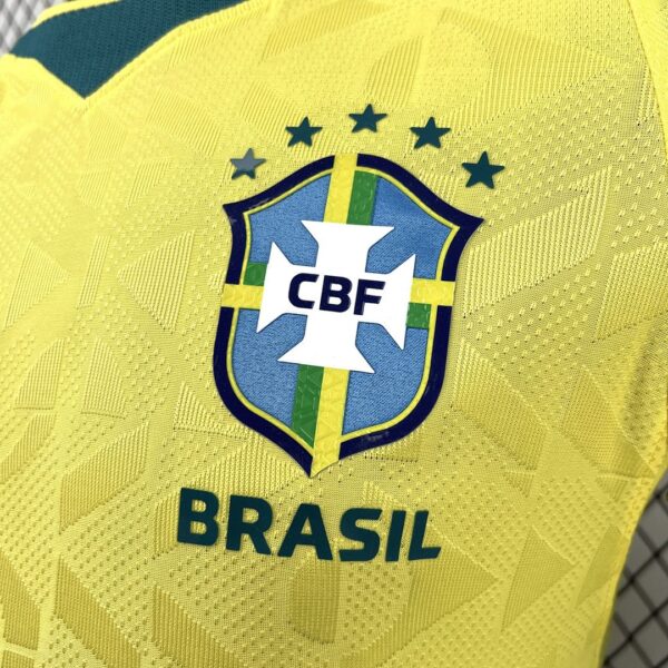 Camiseta Brasil 2026 Local - detalle
