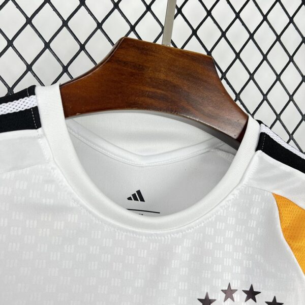 Camiseta Alemania Mundial 2026 Local - vista angulo