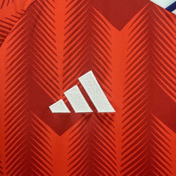 Camiseta Chile 2025/26 Local - detalle manga y puño