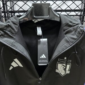 Cortavientos Colo-Colo - detalle capucha
