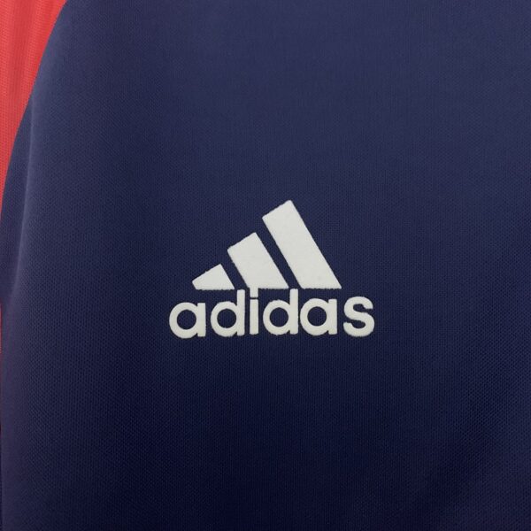 Camiseta Universidad de Chile 2001/2002 Retro Local - detalle inferior derecho