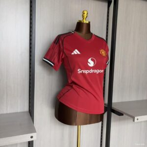 Camiseta Manchester United 2024/25 Local Mujer - detalle
