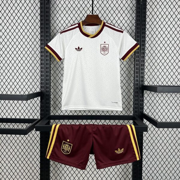 Camiseta España Mundial 2026 Retro Local - vista frontal del conjunto