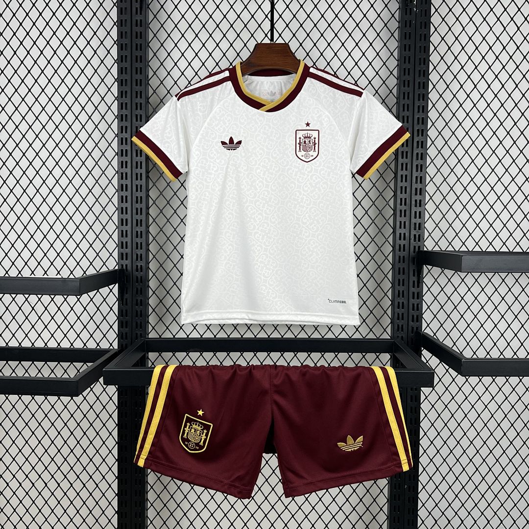 Camiseta España Mundial 2026 Retro Local - vista frontal del conjunto
