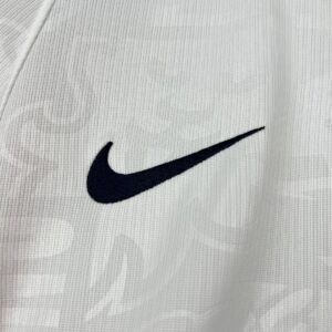 Camiseta Inglaterra Mundial 2026 Pre-Partido - detalle manga y puño