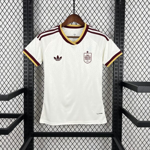 Camiseta España 2026 Local Mujer - vista general en perchero
