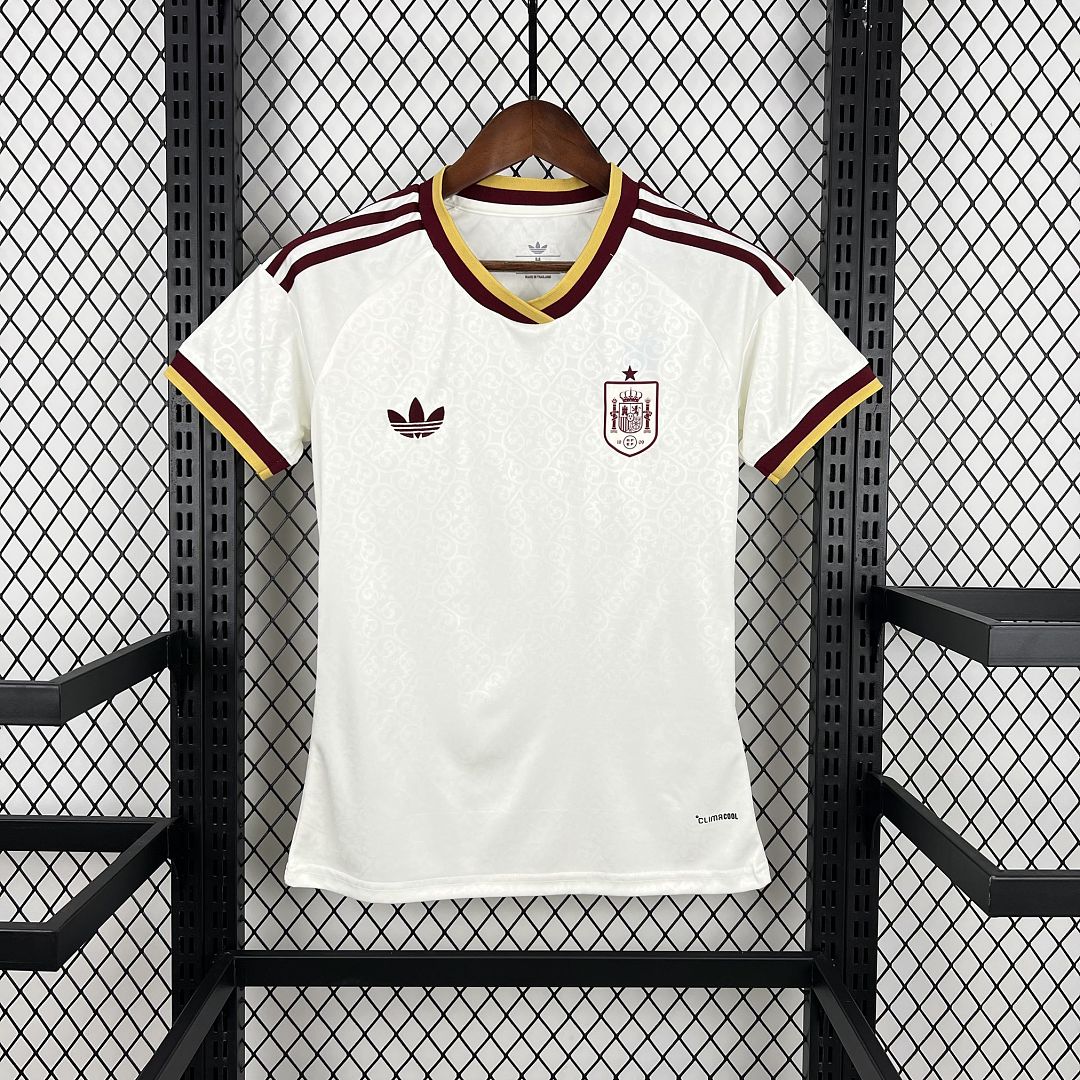 Camiseta España 2026 Local Mujer - vista general en perchero