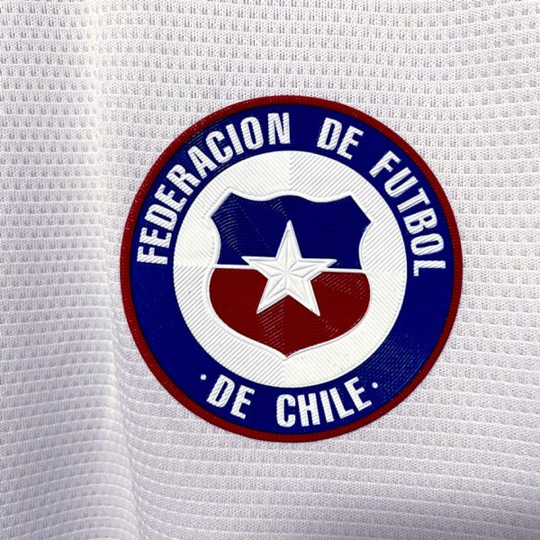 Camiseta Chile 2021/22 Visita Retro - detalle dobladillo