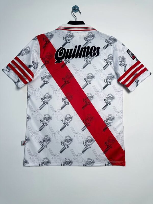 Camiseta Niño River Plate 1996 Retro Local - detalle etiqueta inferior