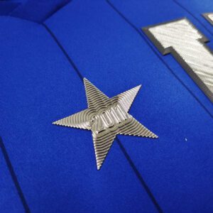 Camiseta Universidad de Chile 2021/22 Conmemorativa Manga Larga - detalle dobladillo