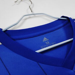 Camiseta Universidad de Chile 2021/22 Conmemorativa Manga Larga - detalle franjas