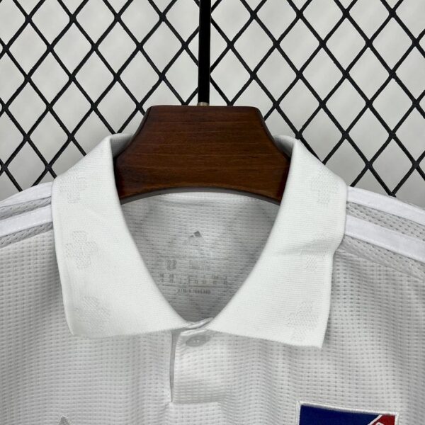 Camiseta Colo Colo 2025/26 Aniversario Nino - detalle