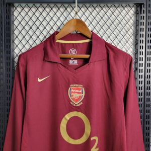 Camiseta Arsenal 2005/06 Retro Local Manga Larga - detalle escudo