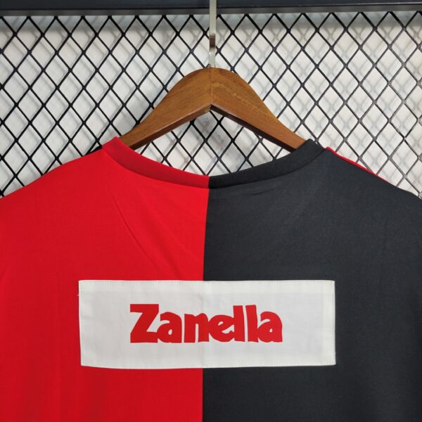 Camiseta Newell's Old Boys 1993 Retro Local - detalle manga y franjas