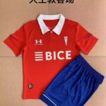 Camiseta Universidad Católica Visita Niño - vista frontal