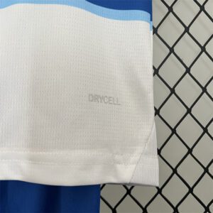 Camiseta Universidad Católica 2024/25 Local Niño - detalle escudo