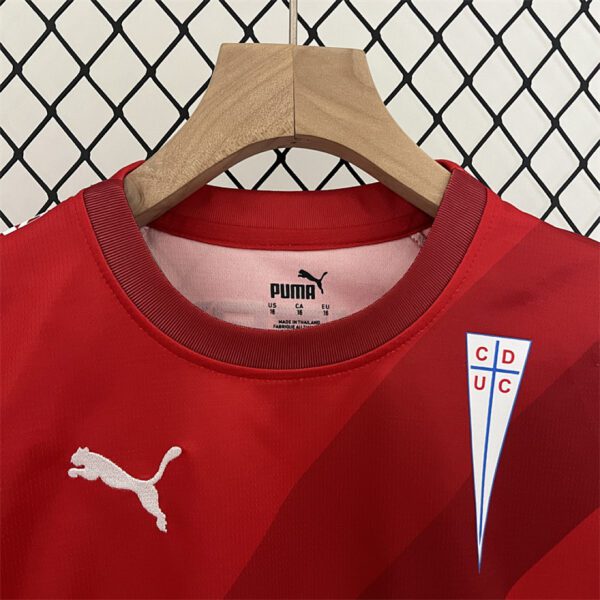 Camiseta Universidad Católica 2024/25 Visita Niño - detalle