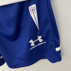 Camiseta Universidad Católica 2023/24 Local Niño - detalle logo Under Armour