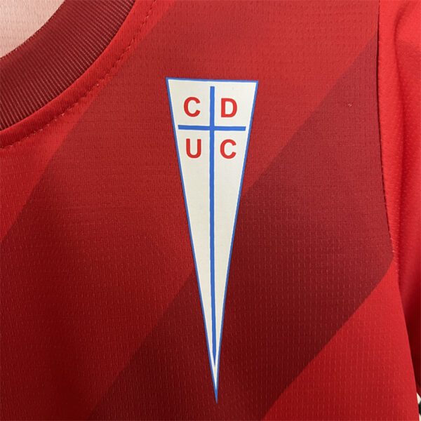 Camiseta Universidad Católica 2024/25 Visita Niño - detalle