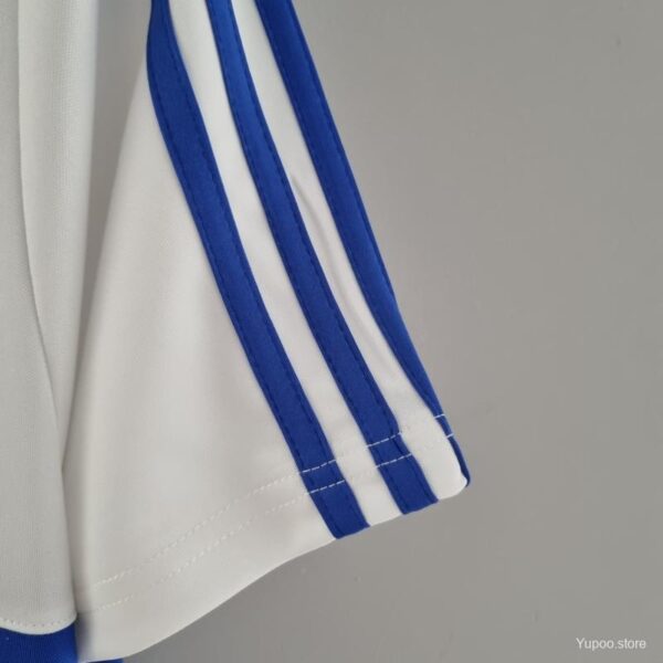 Camiseta Universidad Católica 1980 Retro Local - detalle escudo y franja