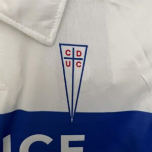 Camiseta Universidad Católica 2023/24 Local Niño - detalle parte inferior de la camiseta
