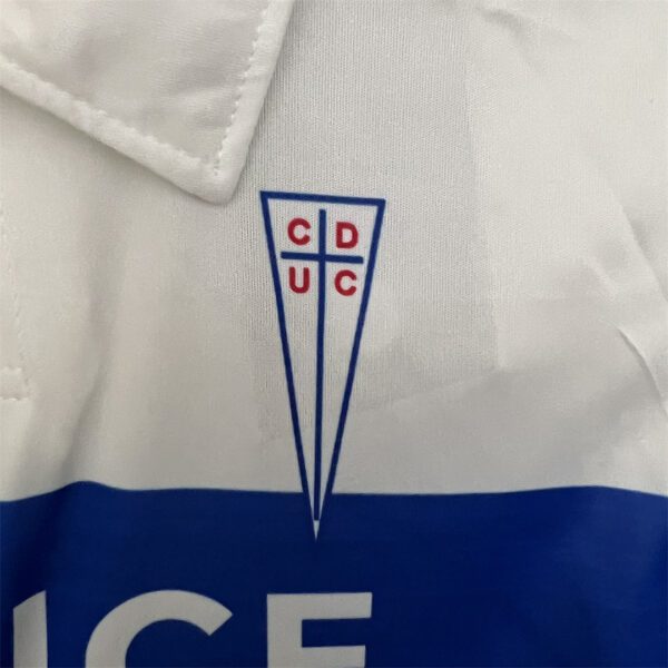 Camiseta Universidad Católica 2023/24 Local Niño - detalle parte inferior de la camiseta